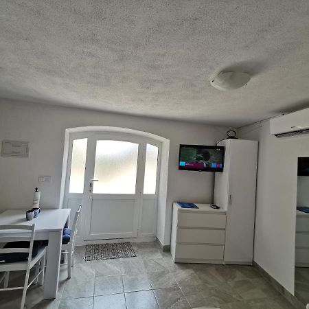 Studio Apartment Mileta Pitve Luaran gambar