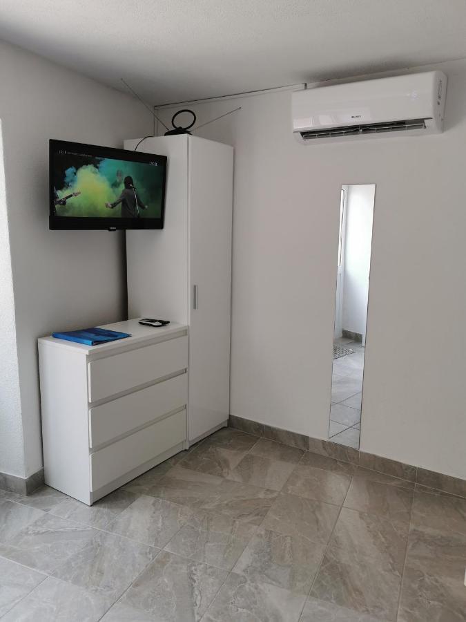 Studio Apartment Mileta Pitve Luaran gambar
