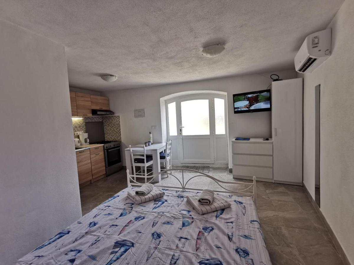 Studio Apartment Mileta Pitve Luaran gambar