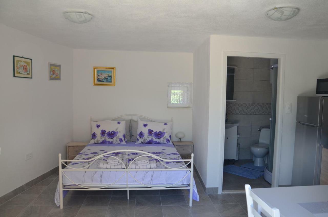 Studio Apartment Mileta Pitve Luaran gambar