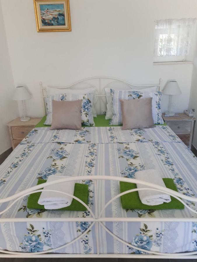 Studio Apartment Mileta Pitve Luaran gambar